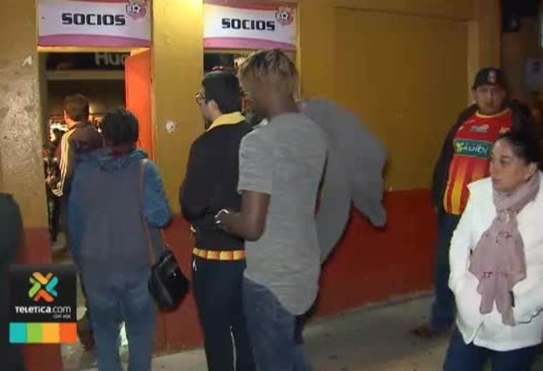 ‘Mambo’ Núñez agradeció el apoyo de la feligresía rojiamarilla con su gol 246 en Primera División