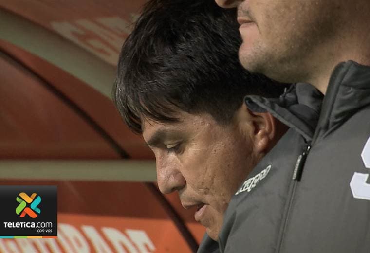 Afición del Saprissa volvió a dictar sentencia con un contundente ‘Fuera Vladimir’