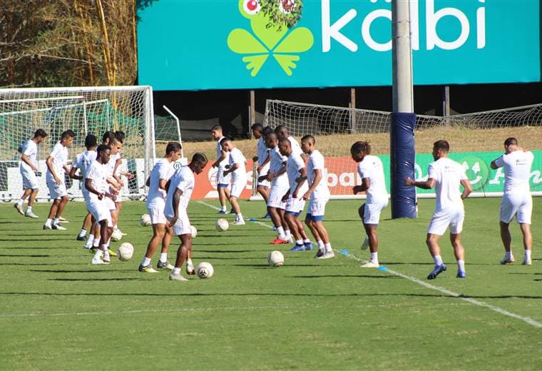 Tercer día de entrenamiento de la Selección Nacional en el Proyecto Gol.|Fernando Araya