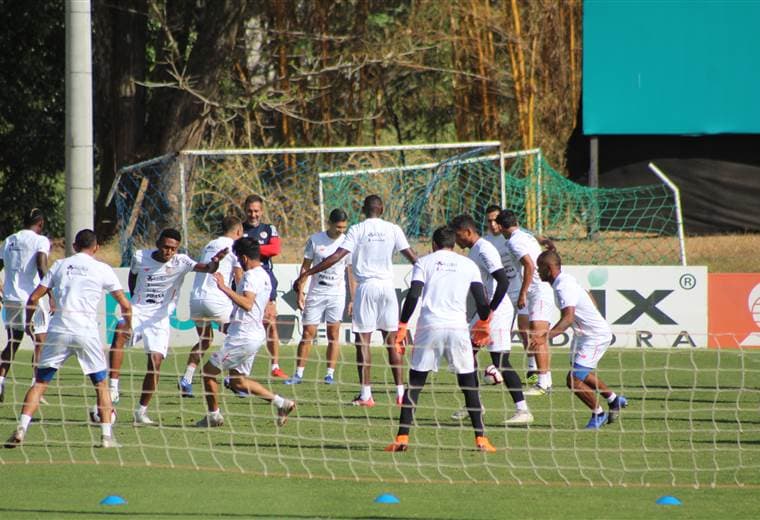 Entrenamiento de la Selección Nacional en el Proyecto Gol.|Fernando Araya