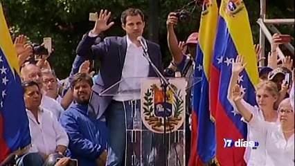 Días atrás la crisis venezolana se agudizó. Una parte de la comunidad mundial desconoció a Nicolás Maduro como presidente y legitimó a Juan Guaidó como nuevo mandatario, mientras otros países siguen apoyando al régimen que ha gobernado durante los últimos años. Aunque algunos esperan que está situación sea el capítulo final de la crisis venezolana, otras voces apuntan a que la luz al final del túnel sigue lejos. Esta noche explicamos en términos sencillos que pasó, que está pasando y que podría pasar en Venezuela