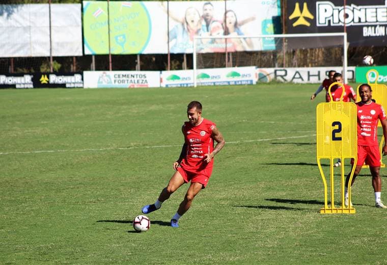 Entrenamiento de la Selección Nacional.|Fernando Araya