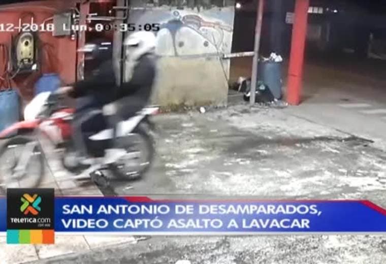 Dos hombres asaltaron a los clientes y trabajadores de un lavacar en Desamparados