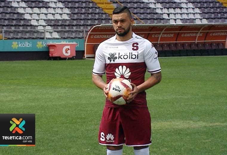 John Jairo Ruiz podría tener sus primeros minutos con Saprissa esta noche ante Cartaginés