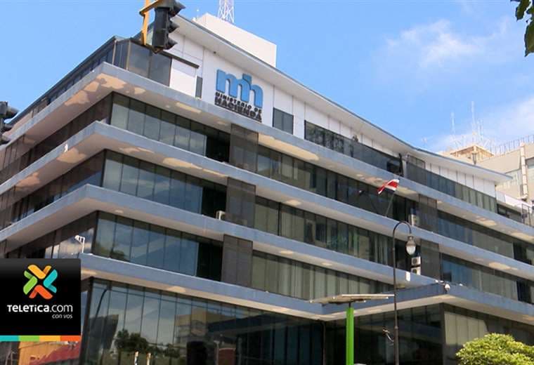 Hacienda celebra mejora en finanzas públicas con recaudación del IVA