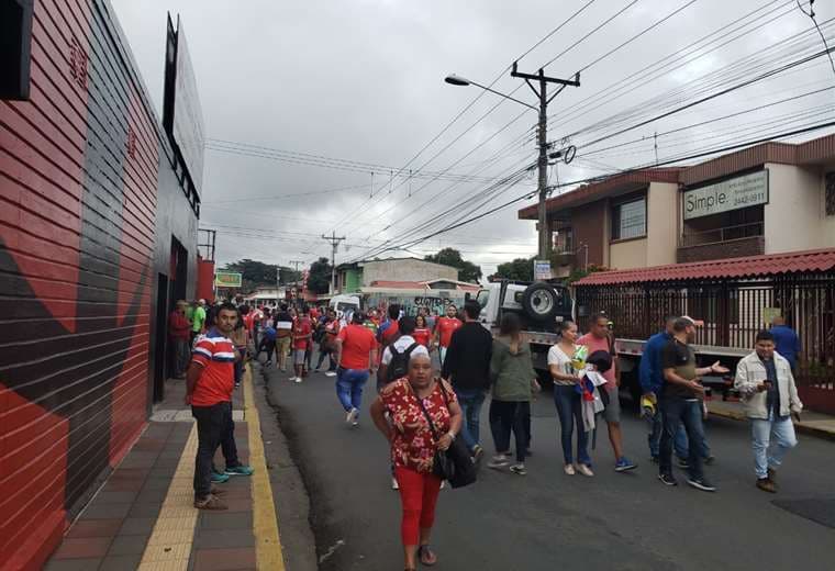 Ambiente previo al juego de La Sele en el Morera Soto | Gabriel Vargas