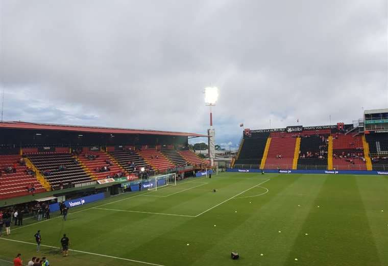 Ambiente previo al juego de La Sele en el Morera Soto | Gabriel Vargas