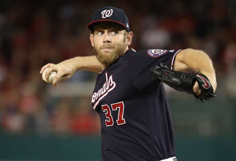 Stephen Strasburg de los Nacionales de Washington | AFP