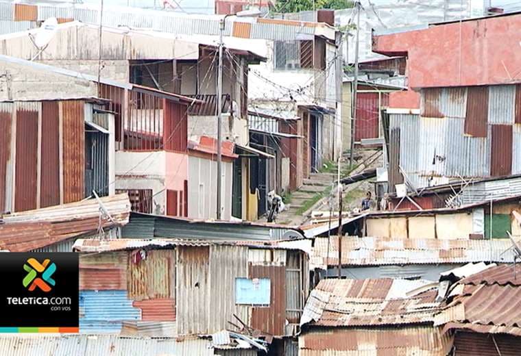 A pesar del alto desempleo que vive el país, la pobreza no aumentó en el último año.