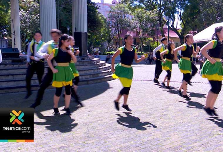 350 niños y adolescentes festival internacional de poesía