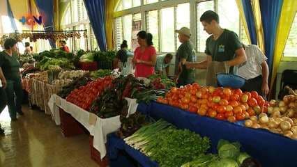 Míercoles de hortalizas en Escazú