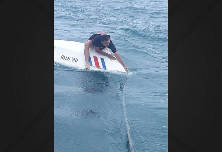 Tres hombres fueron rescatados por Guardacostas tras naufragio en Golfito
