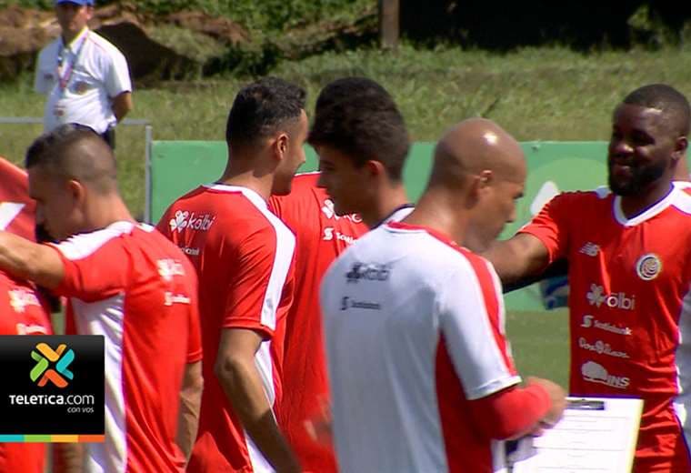 Selección Nacional inició prácticas este lunes con Rónald González