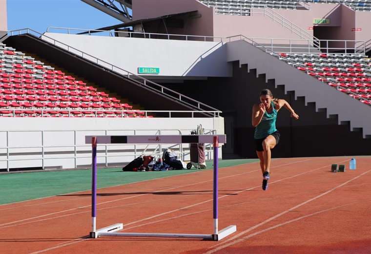 Andrea Vargas durante un entrenamiento en el Estadio Nacional | Prensa CON