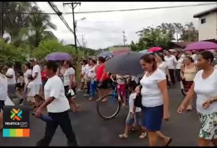 Amigos y familia despidieron a madre e hija asesinada en Puerto Jiménez