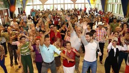 Bailongo gratis para mayores de 50 años los martes en Escazú