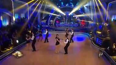 Baile de invitados Gala 11