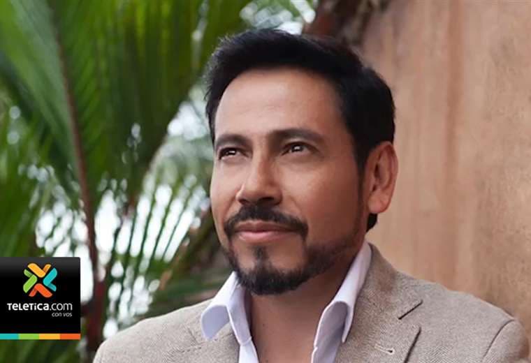 Tenor Ricardo Bernal ofrecerá su primer concierto como solista con homenaje al recién fallecido José José