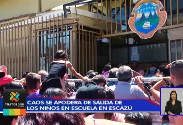 Caos se apodera de la salida de clases en la escuela República de Venezuela en Escazú.
