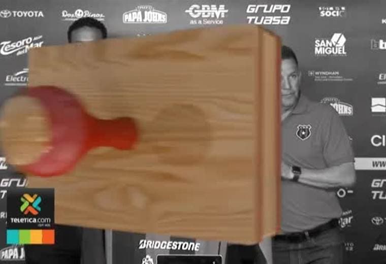 Técnico manudo asegura que nunca supo si Esteban Alvarado estaba molesto