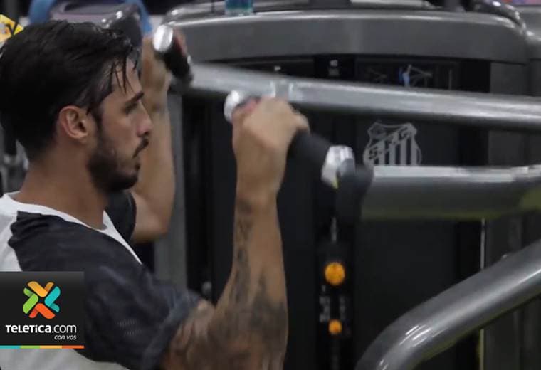 Gustavo Matosas le pedirá horas extras de trabajo a Bryan Ruiz