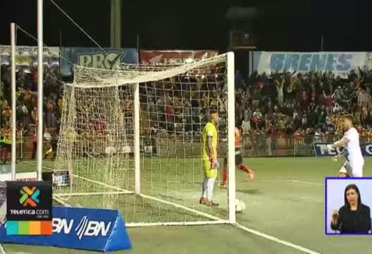 Heredia volvió al triunfo en el Rosabal