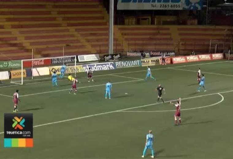 Rubilio Castillo se convirtió en el cuarto hondureño que anota con la camiseta del Saprissa.