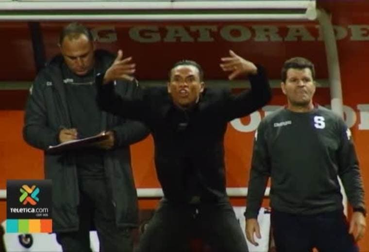 Centeno necesitó 77 partidos en primera división como entrenador para su primer juego internacional