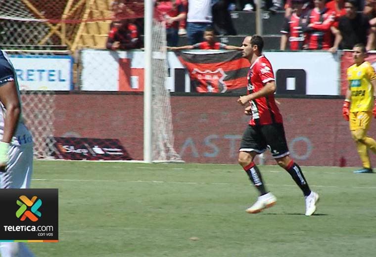 Ureña regresó este domingo a la cancha rojinegra