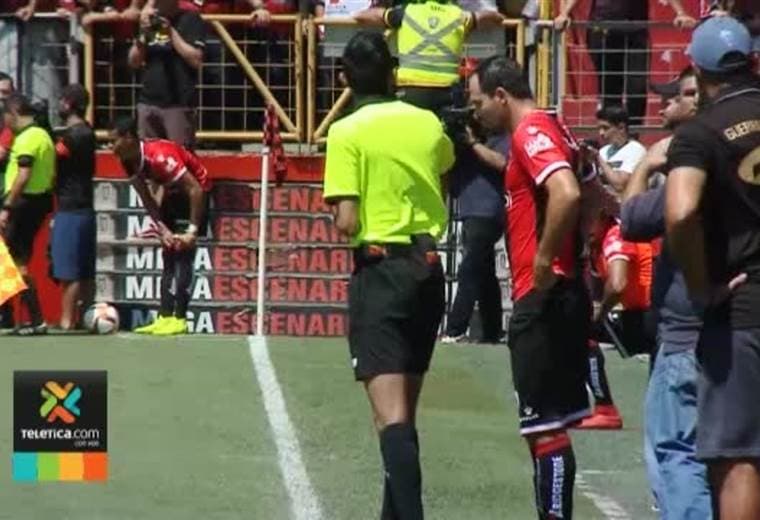 Ureña regresó este domingo a la cancha rojinegra