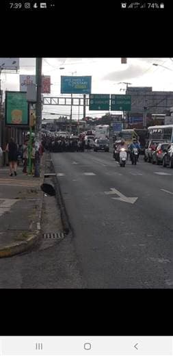 Estudiantes del Napoleón Quesada realizan manifestación por malas condiciones del centro educativo