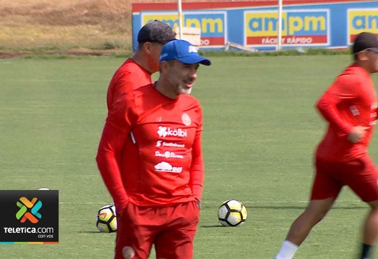 Gustavo Matosas multa jugadores por cada minuto que lleguen tarde a entrenamientos, charlas o comida