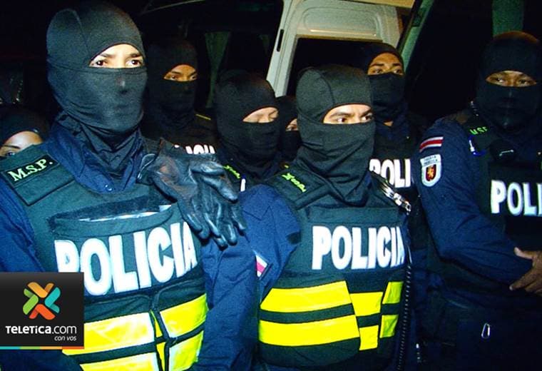 Policías abogan por mejoras en el uniforme oficial de trabajo