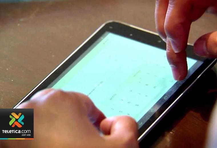 Advierten a padres de familia sobre contenidos que frecuentan menores de edad en internet