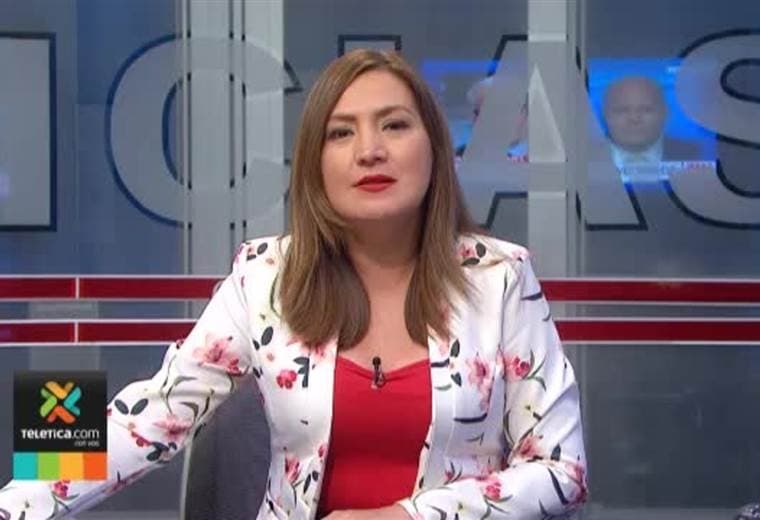 Luis Miguel rompe el protocolo al bajarse del carro para saludar a sus fans tras concierto