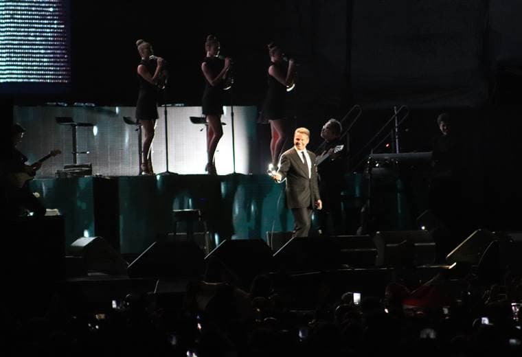 Luis Miguel brilló en el Estadio Nacional