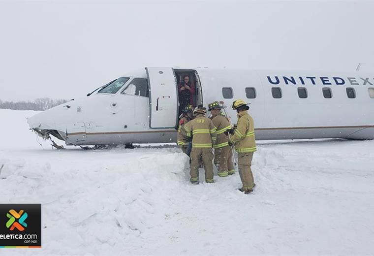 Aeronave con 31 personas a bordo se despista y pierde el tren de aterrizaje en New Jersey, EE.UU.