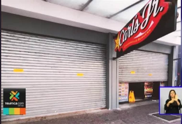 Municipalidad de San José clausura los negocios que sacan la basura fuera del horario establecido