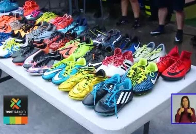 Yahel hizo la entrega de tacos