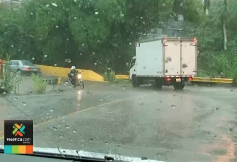 Para esta tarde se pronostican lluvias intensas, tormentas eléctricas y fuertes vientos