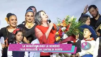 María Mayela celebró su aniversario como folclorista