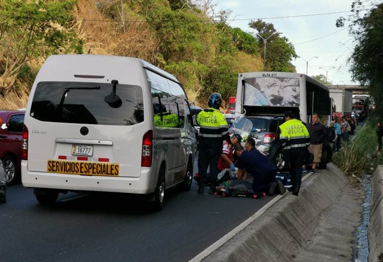 Atropello de un hombre provoca grandes presas en la autopista General Cañas