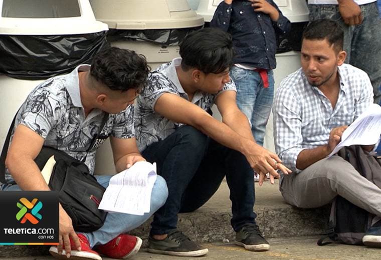 Gobierno decidió ampliar permiso temporal a trabajadores que no cuentan con estatus migratorio legal