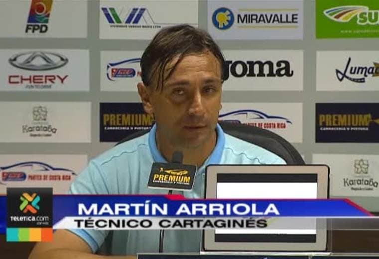 Arriola y el presiente de Santos