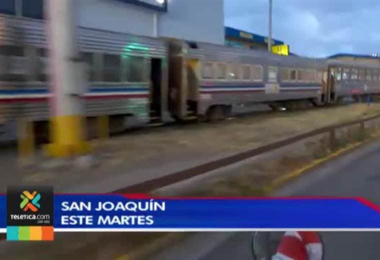 Autoridades hacen un llamado a los ciclistas a tener precaución cuando pasan por la vía del tren