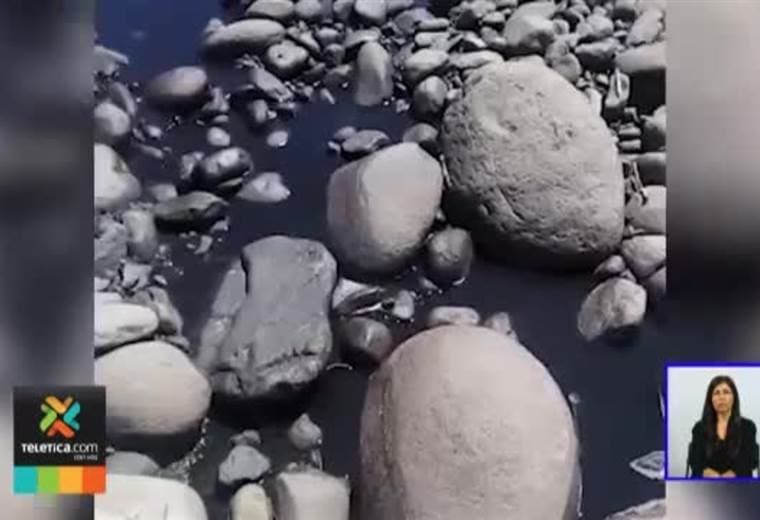 Vecinos de Buenos Aires en Puntarenas denuncian la contaminación masiva de un río de la zona