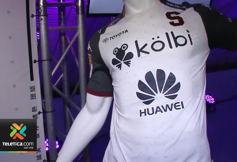 Saprissa presentó oficialmente su tercer uniforme con la presencia de figuras del Mundial de Clubes