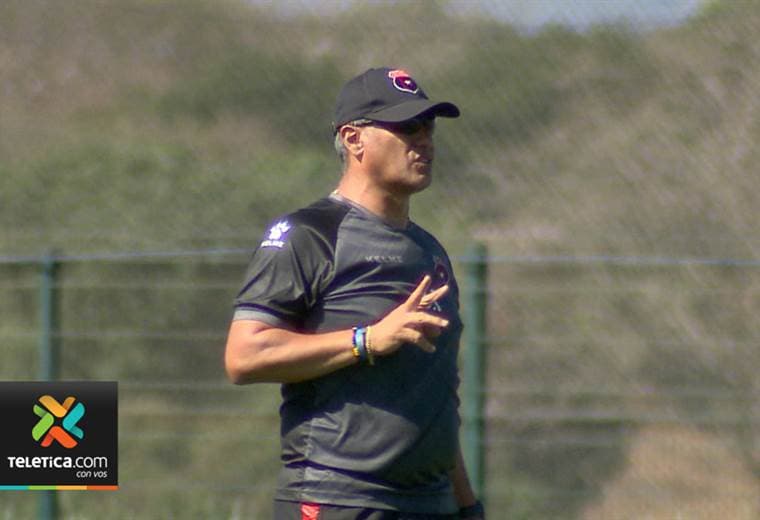 Hernán Torres confirma que quiere seguir en Alajuelense