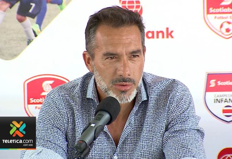 Gustavo Matosas viajó este martes para presenciar el sorteo de la Copa Oro 2019