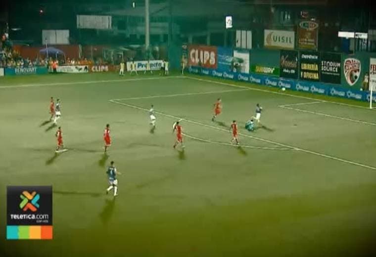 Herediano busca técnico